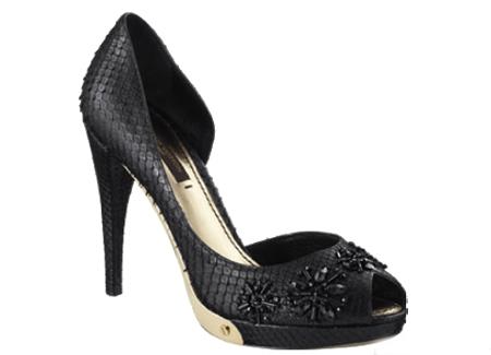 zapatos negros de moda