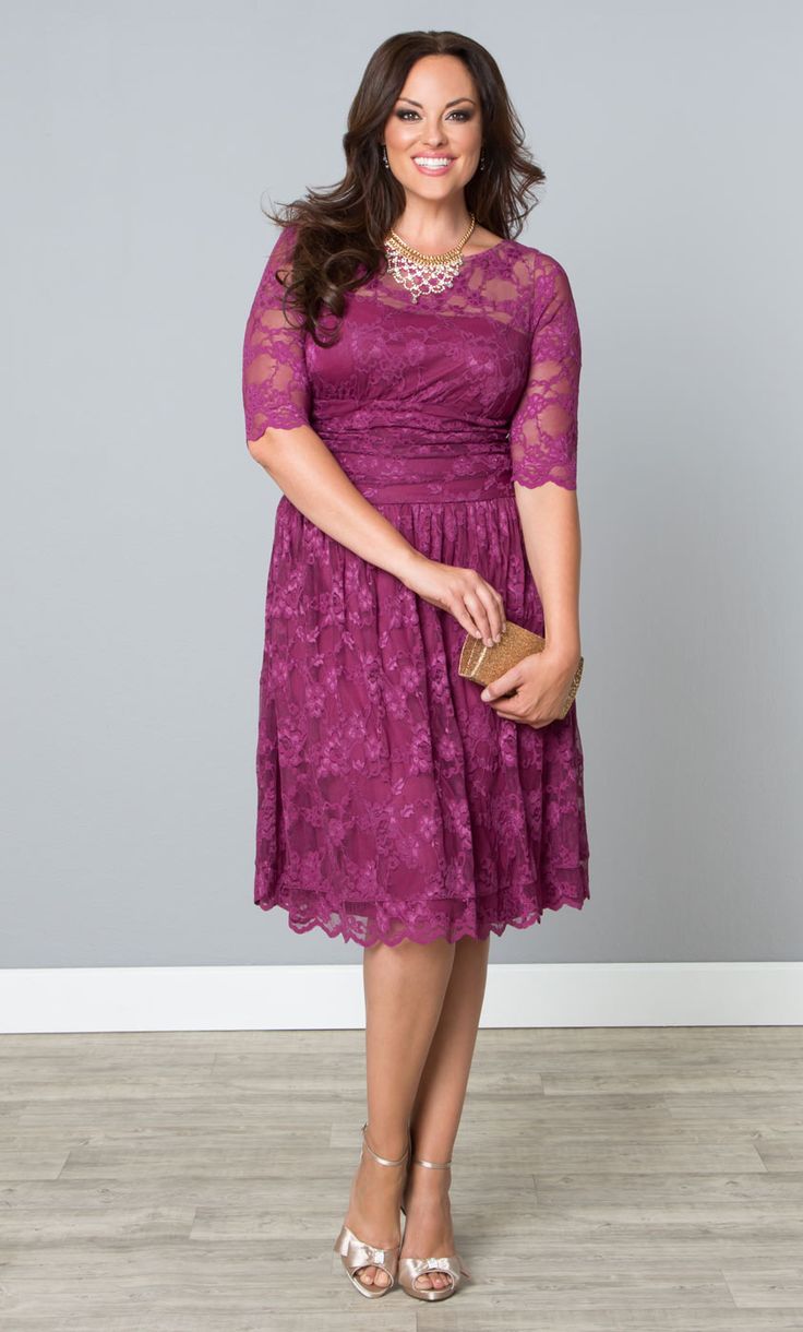 Preciosos modelos de vestidos de encaje para gorditas | AquiModa.com