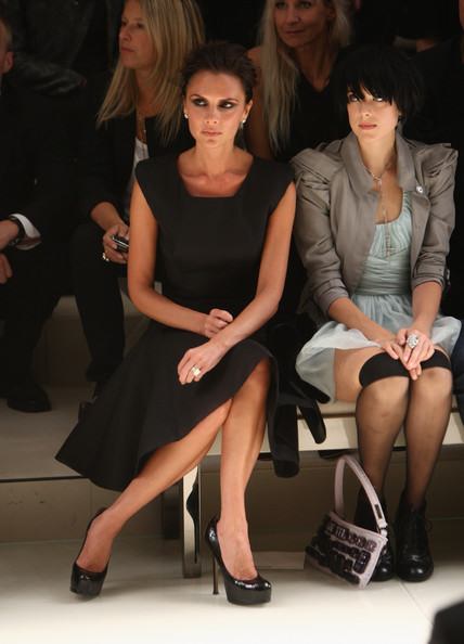 burberryfrontrowspringsummer2010londonys59tpt8pwel