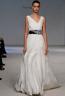 Vestidos de novia con un toque de negro – Tendencias nupciales 2010