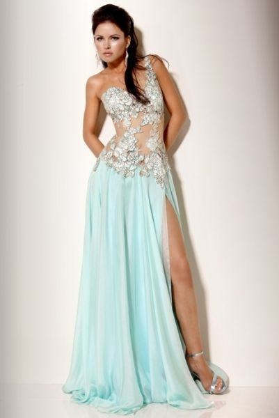 vestidos de color celeste y azul