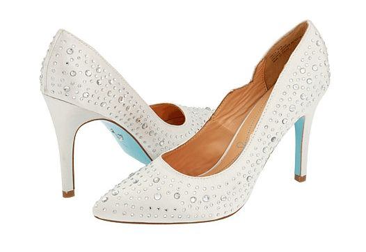 zapatos blancos de moda