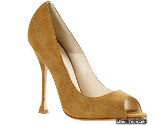 zapatos de distintos colores