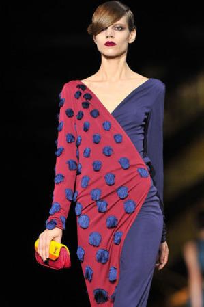 trajes muy coloridos