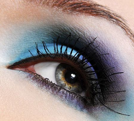 maquillaje para ojos colores fuertes