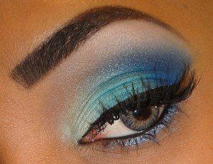 maquillaje para ojos colores fuertes