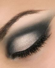 maquillaje para ojos colores fuertes