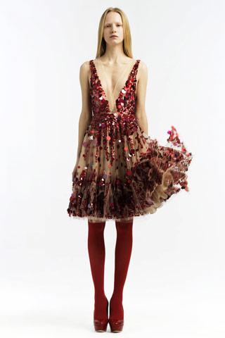 vestidos con detalles dorados