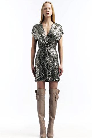 vestidos con detalles dorados