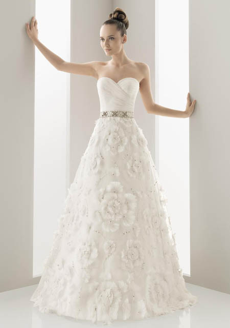 vestidos de novia llenos de elegancia | aquimoda