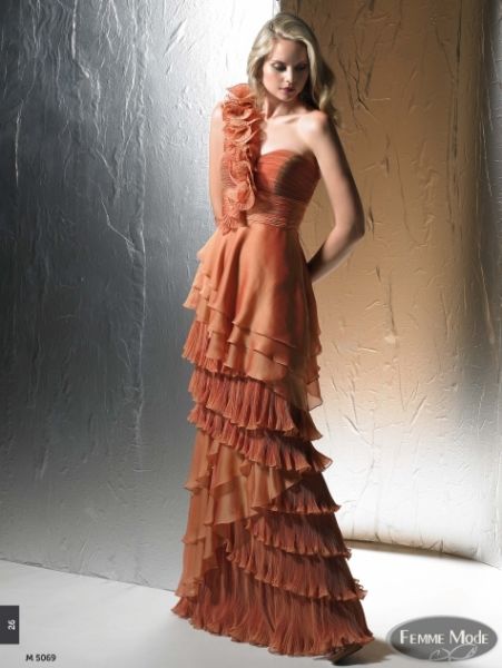 vestidos largos con capas