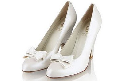 zapatos blancos de moda
