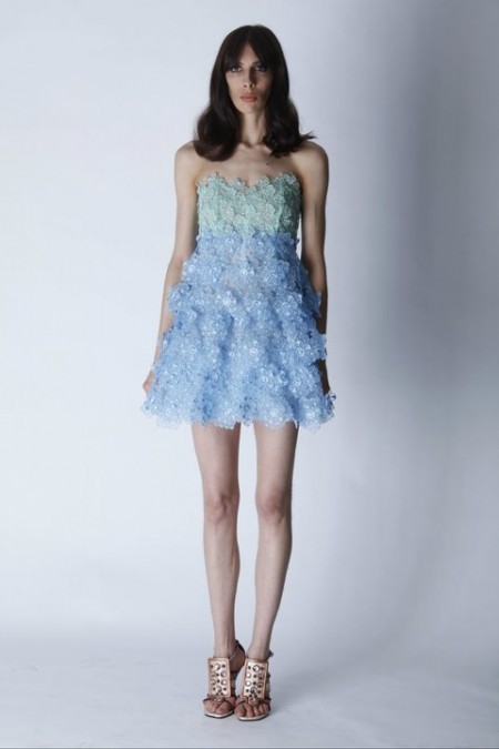 vestidos con capas