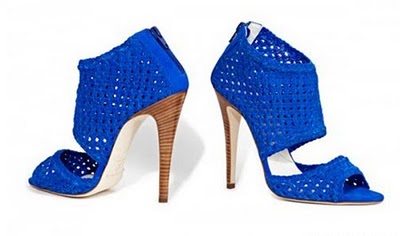 zapatos de varios colores