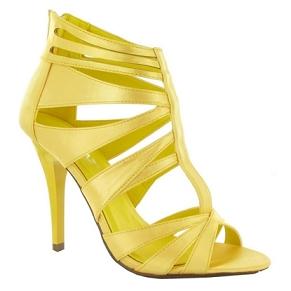 tacones altos de moda