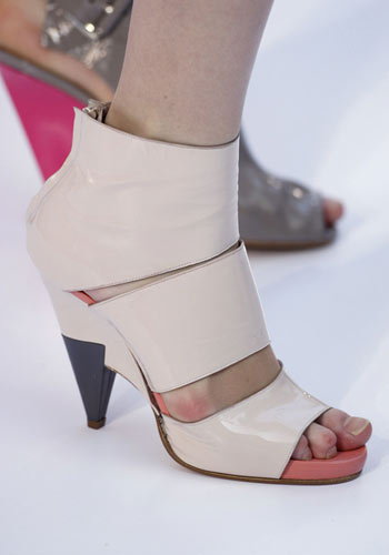 zapatos extravagantes