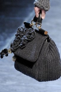 vestidos y zapatos de invierno