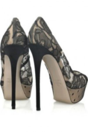 zapatos altos de noche