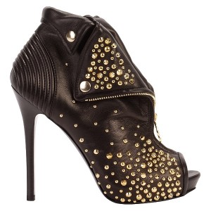 zapatos y botas de tacón alto