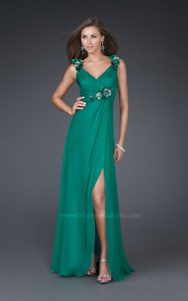 trajes especiales de moda