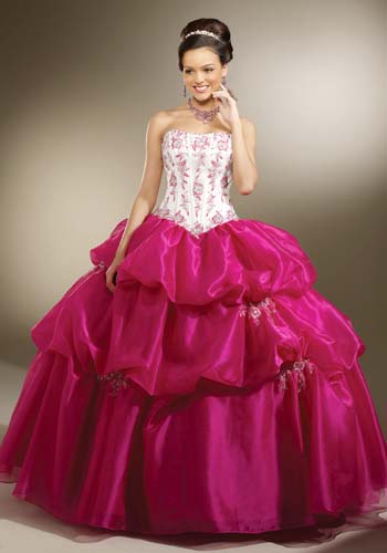 vestidos de faldas amplias para 15 años