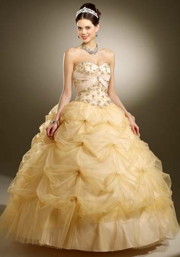 vestidos de faldas amplias para 15 años