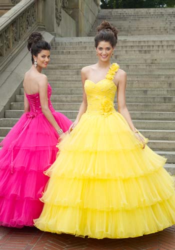 vestidos de faldas amplias para 15 años