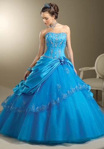 vestidos de faldas amplias para 15 años