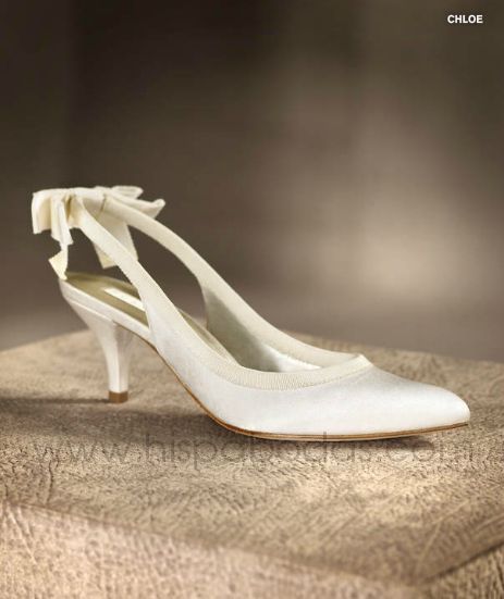 zapatos blancos de novia