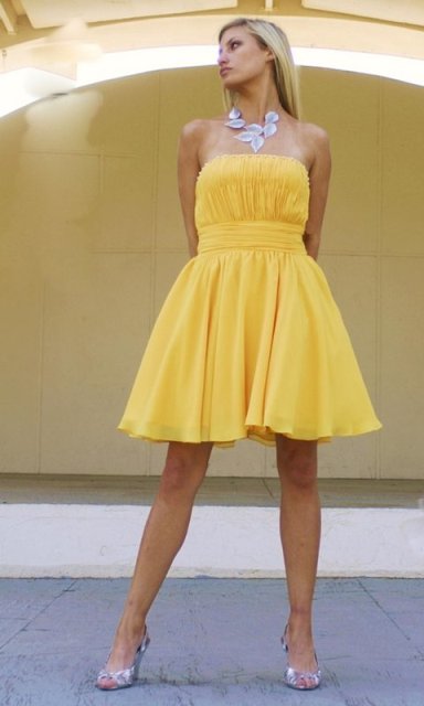vestidos drapeados color amarillo