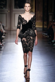 vestidos con aperturas laterales