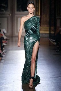 vestidos con aperturas laterales