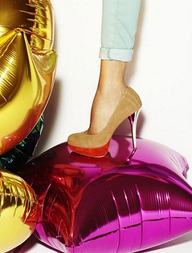 zapatos de tacón de colores