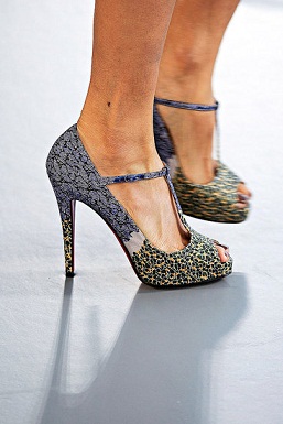 zapatos con hebillas