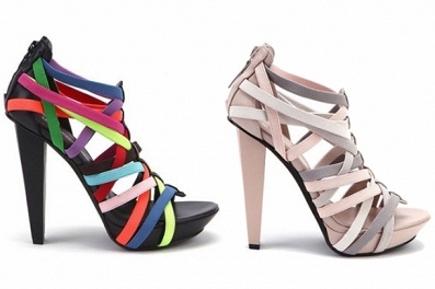 zapatos coloridos casuales