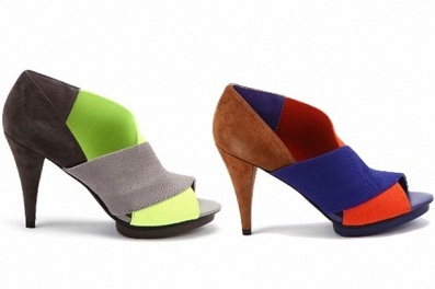 zapatos coloridos casuales