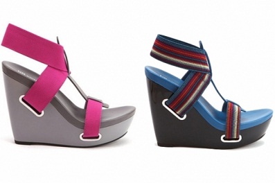zapatos coloridos casuales
