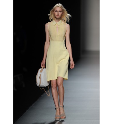 vestidos cortos con volantes