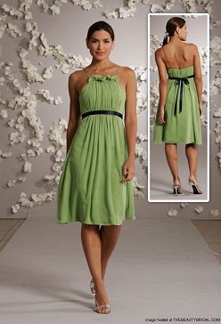 vestidos con escote en la espalda