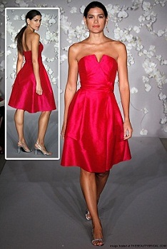 vestidos con escote en la espalda