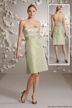 vestidos con escote en la espalda