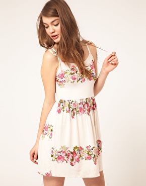 vestidos blancos estampados