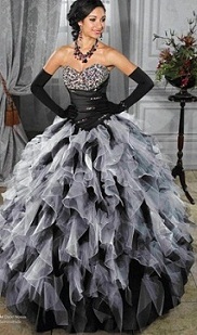 vestidos con plumas para quinceaños