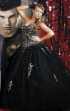 vestidos con plumas para quinceaños