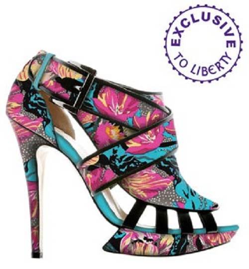 zapatos con flores