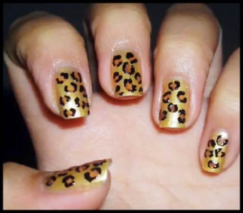 uñas pintadas con esmalte