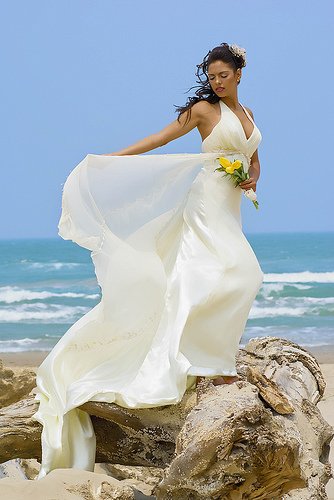 vestidos de boda en la playa