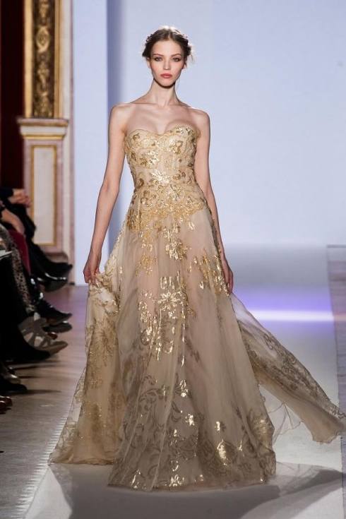 Vestido de novia en tonos dorados Vestido de novia en tonos dorados