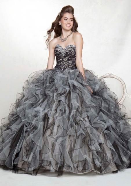 Vestidos de quince años con pedrería Vestidos de quince años con pedrería