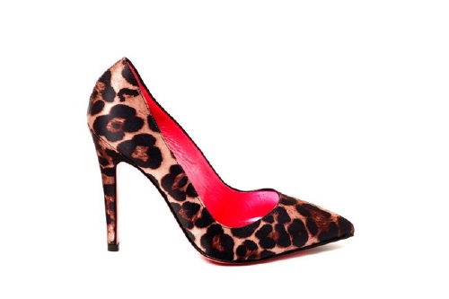 zapatos con manchas leopardo